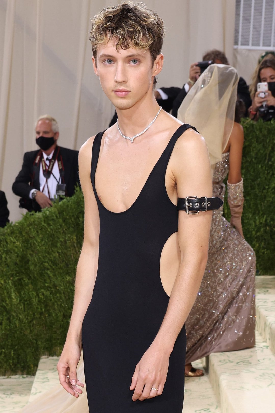 troyesivanaltudressmetgala2021 Luxina.ID