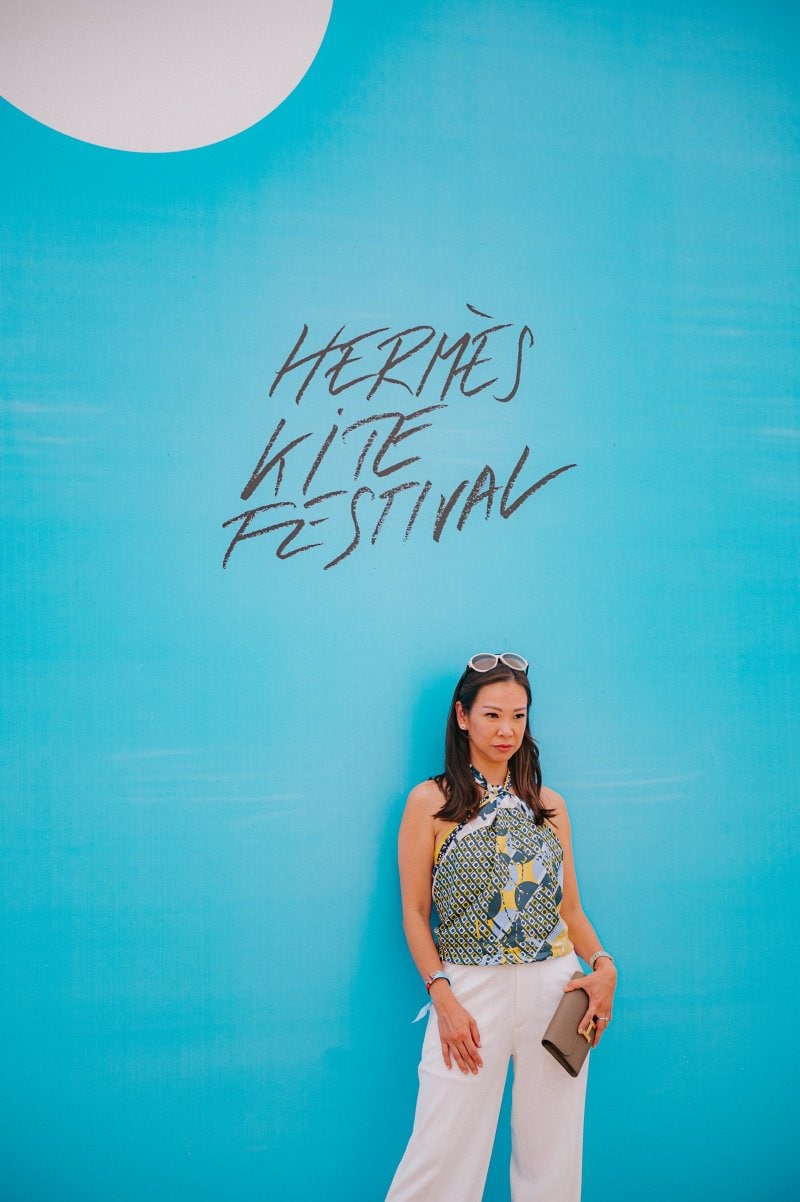 Syal Sutra Hermès Terbang Bagai LayangLayang Di Teluk Jakarta