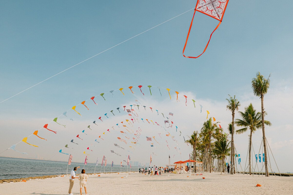 Syal Sutra Hermès Terbang Bagai LayangLayang Di Teluk Jakarta